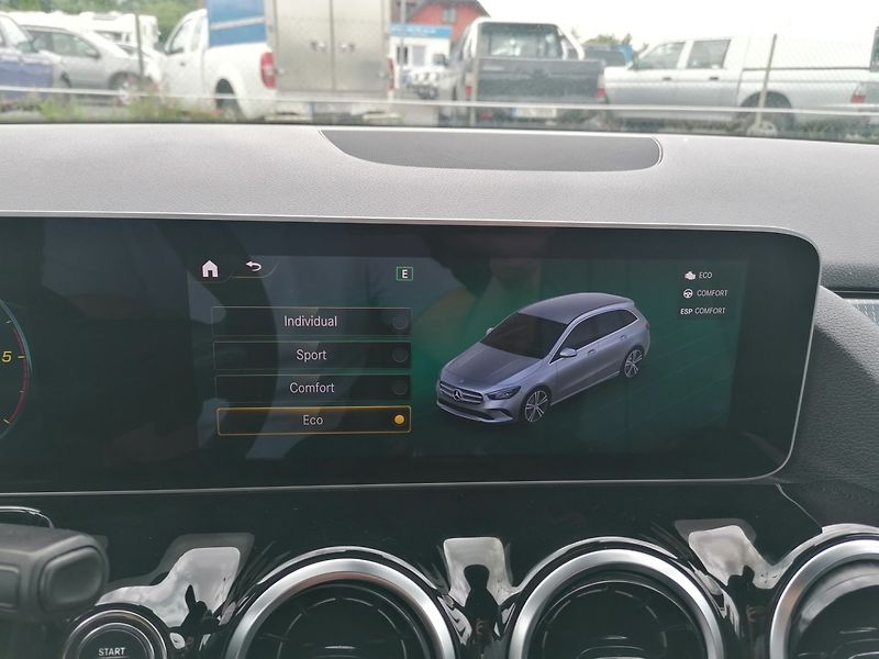 Mercedes-Benz Třídy B (2019) 180d Automat Kůže - fotka 15 z 30