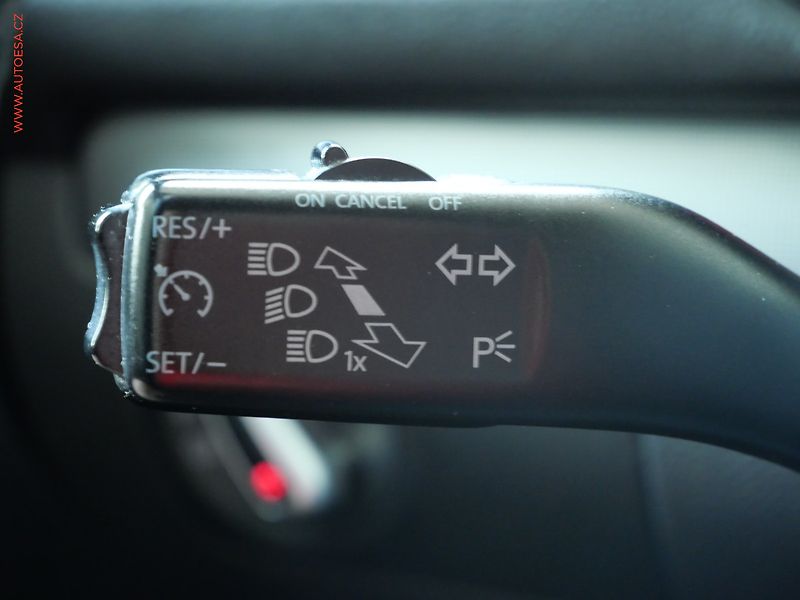 Volkswagen Golf (2011) 2.0TDi, AC, park.čidla - fotka 15 z 19