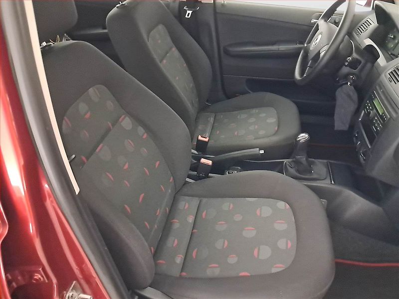 Škoda Fabia (2003) Comfort 1.2 12V, Serv.kniha - fotka 9 z 16