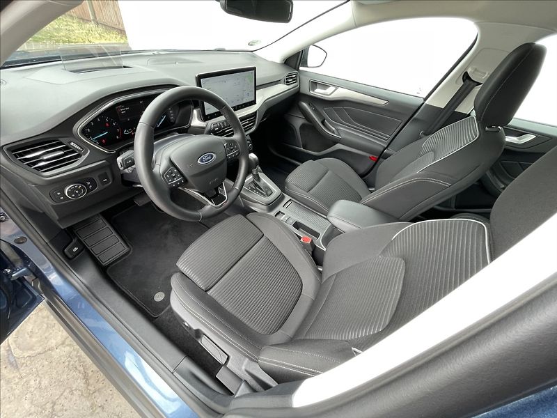 Ford Focus 1,0 EcoBoost A7 Combi Titanium - fotka 5 z 21