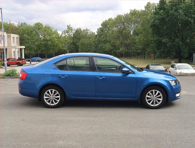 Škoda Octavia (2015) Ambition 1.6 TDI, Tempomat - fotka 6 z 16