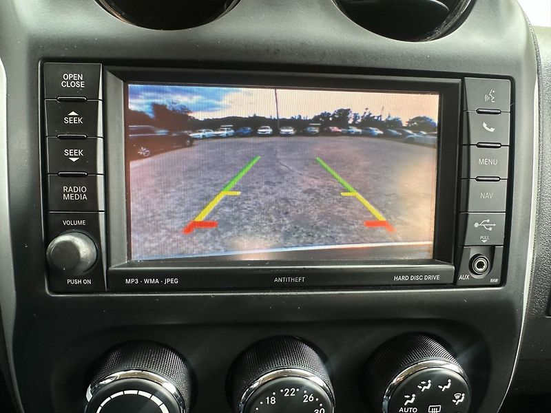 Jeep Compass (2014) 2.2CRDi NAVI/VÝHŘEV/1 MAJ - fotka 27 z 32