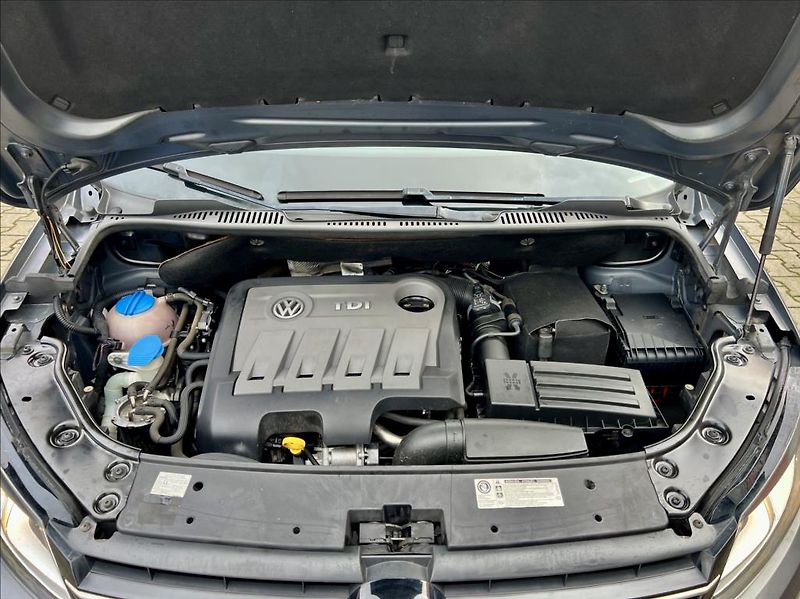 Volkswagen Touran 1,6 TDi / KLIMA / 7MÍST / DSG - fotka 39 z 39