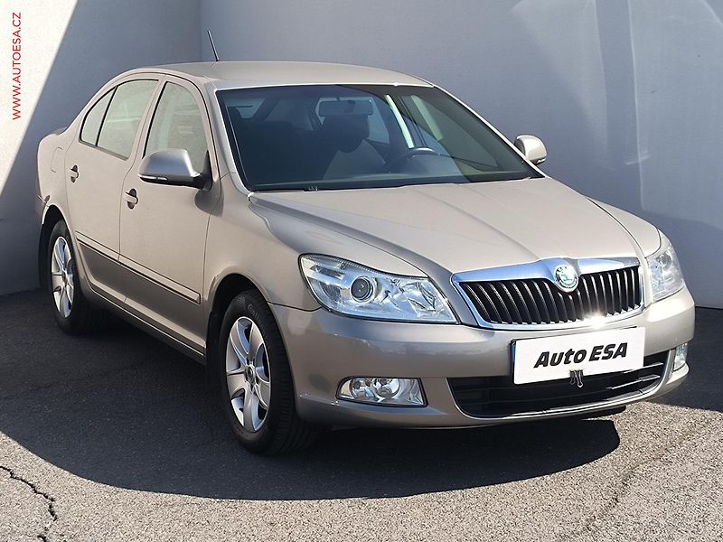 Škoda Octavia (2012) 2.0 TDi, ČR, Active, zámek - fotografie inzerátu