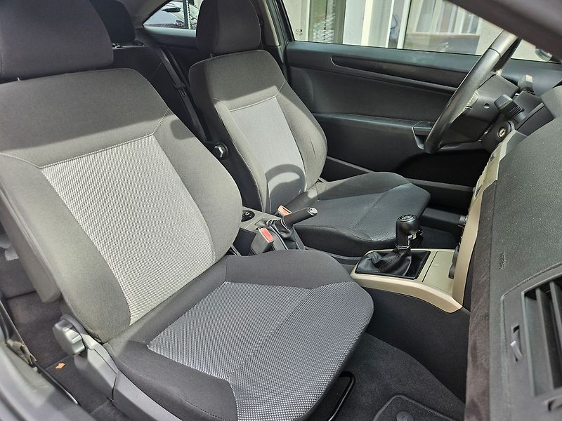 Opel Astra 1,8 ECOTEC 103kW, 2.majitel - fotka 24 z 27