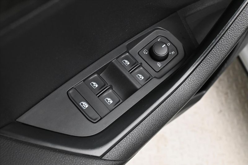 Škoda Karoq 2,0 TDI 110kW DSG 4x4 Sportlin - fotka 26 z 31