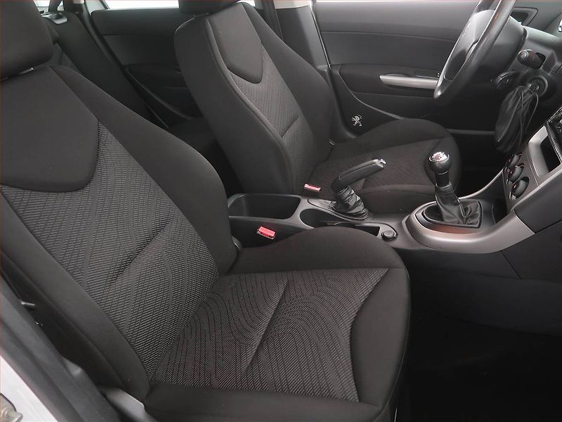 Peugeot 308 (2013) Active 1.6 HDi, po STK - fotka 9 z 16