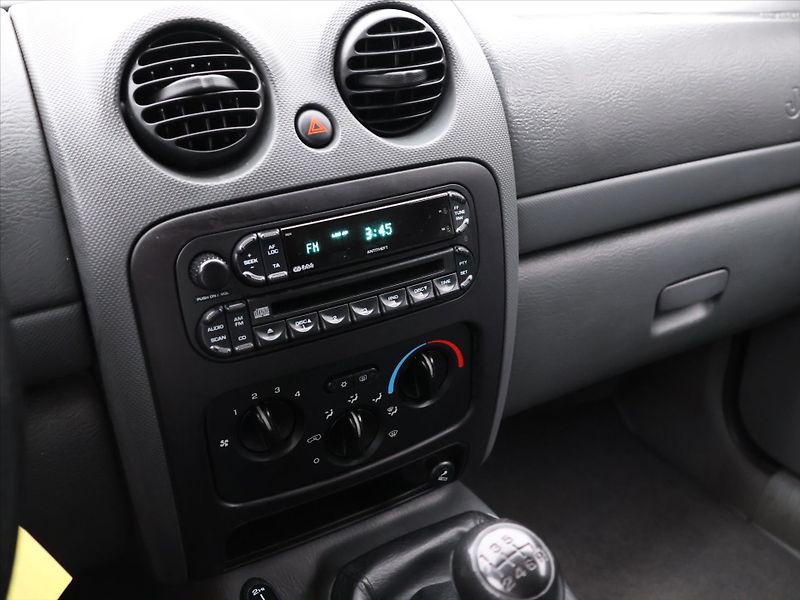 Jeep Cherokee 2,8 CRD 120kW 4x4 Limited Tažn - fotka 14 z 26