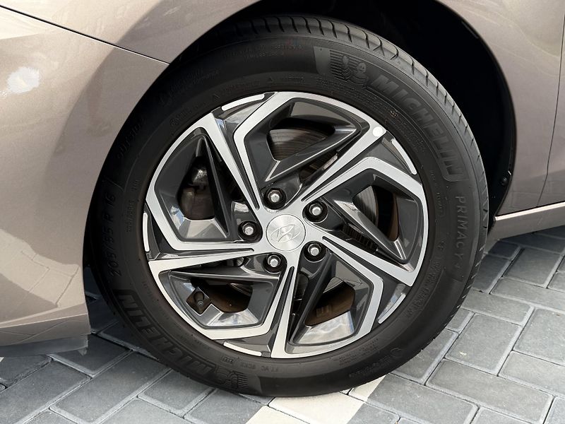 Hyundai i30 (2021) 1.0 t-gdi 88 kW / manual  - fotka 10 z 19
