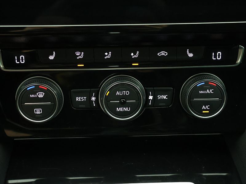 Volkswagen Passat Variant 2,0 TDI 110kW DSG Highline LED - fotka 22 z 32