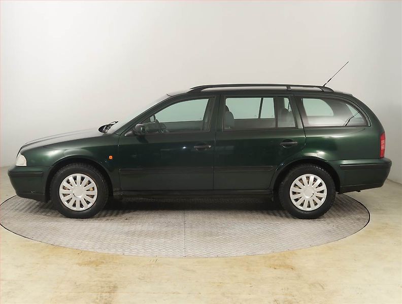 Škoda Octavia (2000) 2.0, po STK, Tažné, Klima - fotka 3 z 14