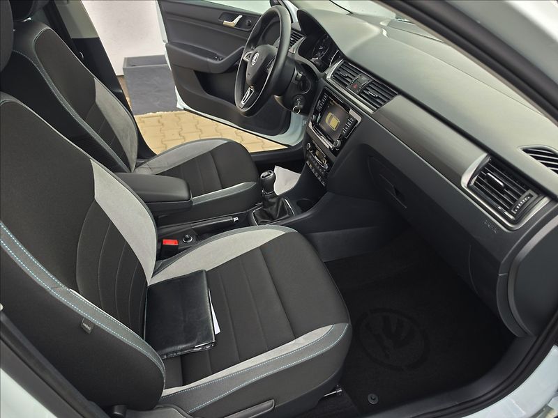 Škoda Rapid 1,2 TSi 81KW Style Tempomat - fotka 31 z 46