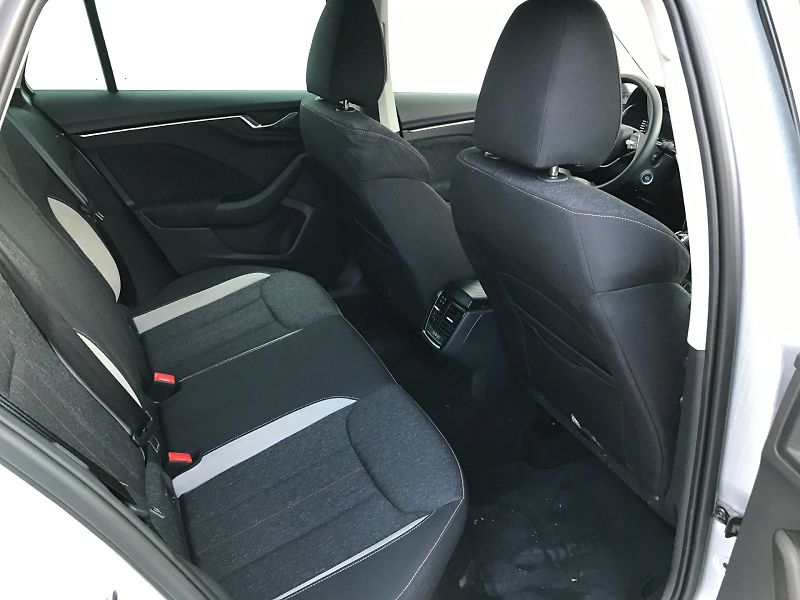 Škoda Kamiq (2025) SELEC TSI 110/1.5 A7F - fotka 15 z 27