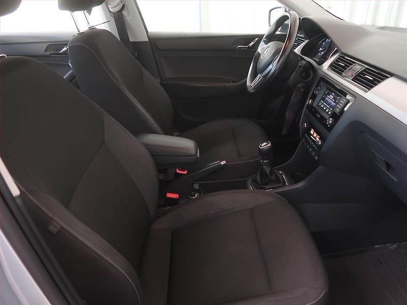 Škoda Rapid (2016) Ambition 1.2 TSI, Serv.kniha - fotka 9 z 16