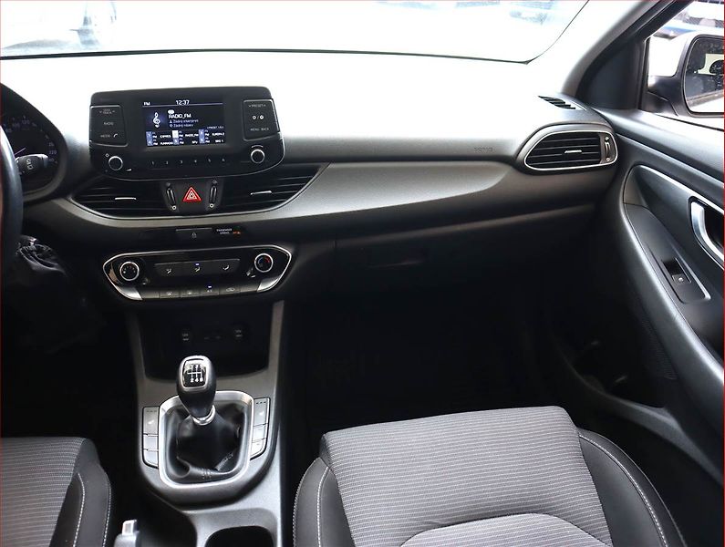Hyundai i30 (2017) 1.4 CVVT, Serv.kniha, Tempomat - fotka 8 z 20
