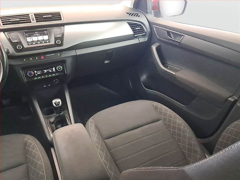 Škoda Fabia (2017) Style 1.2 TSI, Serv.kniha - fotka 8 z 18