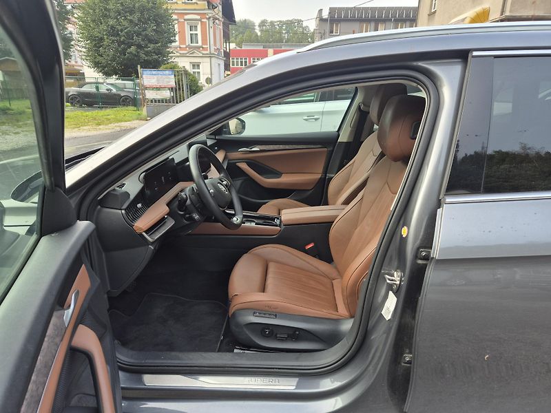 Škoda Superb Combi 1,5TSi iV DSG L&K 99% - fotka 3 z 6