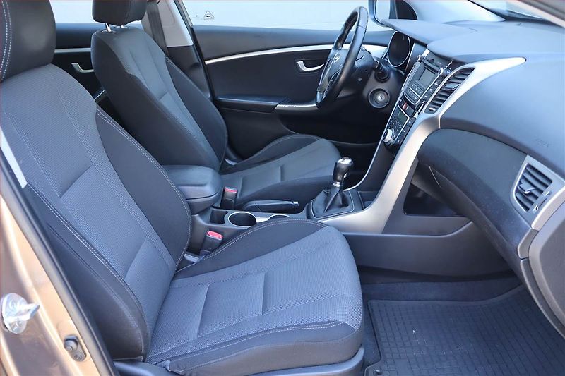 Hyundai i30 (2013) 1.4 CVVT, Serv.kniha, Tempomat - fotka 9 z 20