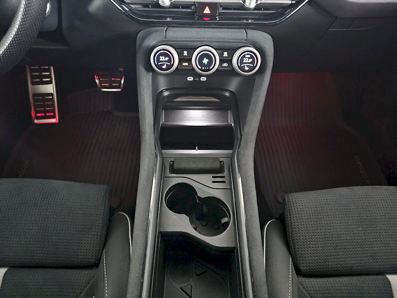 Škoda Kodiaq (2025) 2.0TDI 142KW 4X4 SPORTLINE TAŽ - fotka 26 z 35