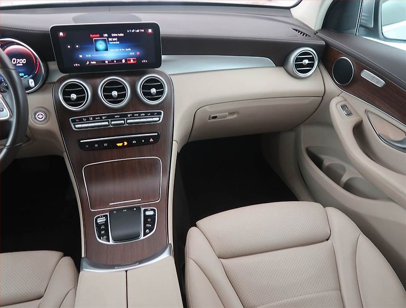 Mercedes-Benz GLC (2021) 200 - fotka 8 z 14