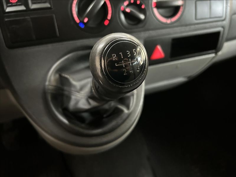 Volkswagen Transporter 2,5   96kW,6.MÍST,VALNÍK,TAŽNÉ - fotka 17 z 18
