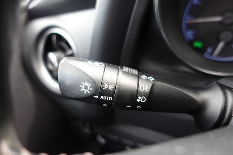Toyota Auris 1.6VVTi 6M/T BO Active Trend - fotka 26 z 32