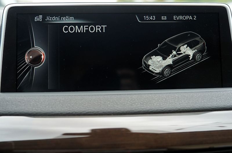 BMW X5 40e xDrive/iPerformance/315 PS - fotka 47 z 49