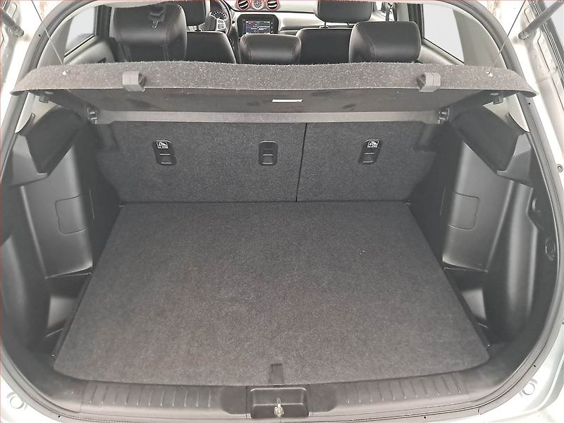 Suzuki Vitara (2017) 1.4 BoosterJet, 4X4 - fotka 14 z 17