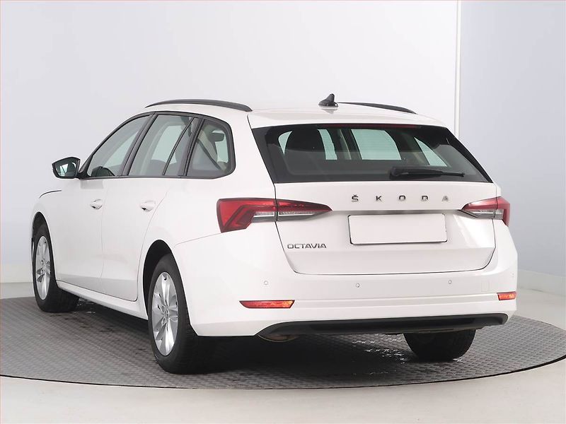 Škoda Octavia (2022) 2.0 TDI, Automat, ČR,1.maj - fotka 4 z 19