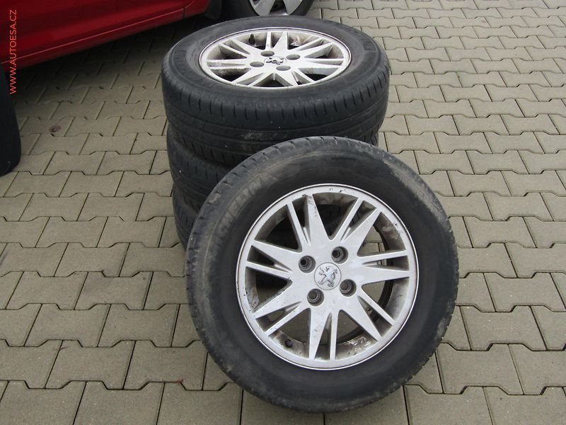 Peugeot 308 (2012) 1.4i 16V, ČR, AC - fotka 15 z 15