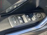 Peugeot 2008 (2018) 1.2PT, ČR, Allure - náhled 11