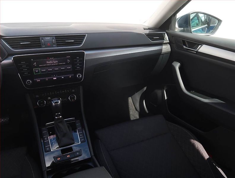Škoda Superb (2019) Style 2.0 TDI, Automat - fotka 8 z 25