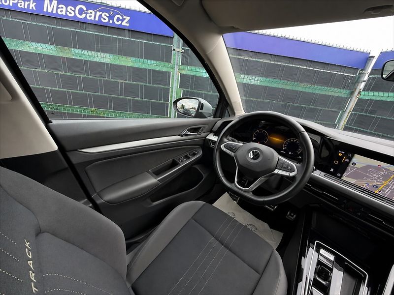 Volkswagen Golf VIII 2.0 TDI Alltrack 4x4 DSG - fotka 10 z 24