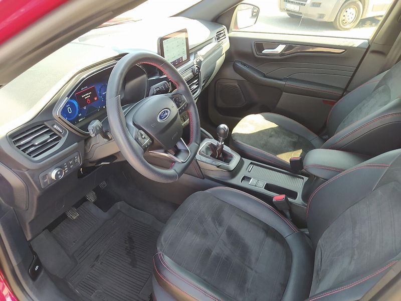 Ford Kuga (2022) 1.5 EcoBoost 110kW ST-LINE X - fotka 12 z 17