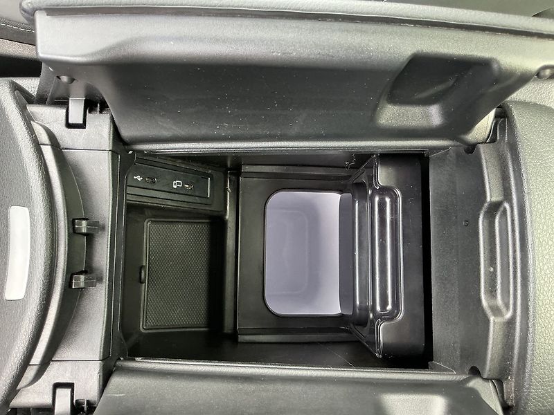 Mercedes-Benz Třídy V 300 d AMG 4MATIC - fotka 16 z 32