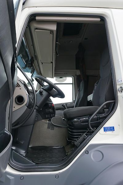 DAF CF (2019) 320 / ACC / E 6 / FIRANKA / 22 - fotka 7 z 45