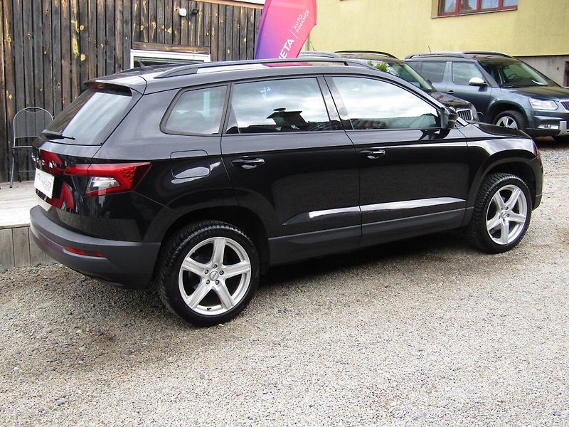 Škoda Karoq (2019) 1.0 TSI 85kW ACC + KAMERA - fotka 10 z 43
