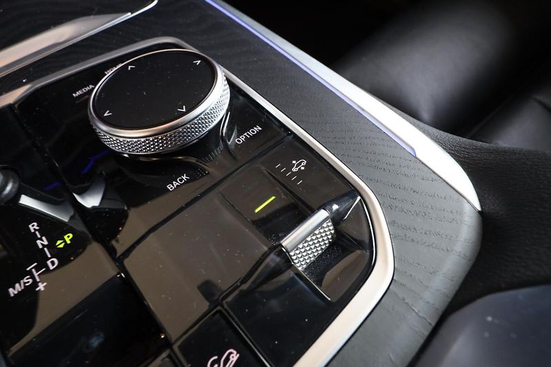BMW X7 xDrive40i - fotka 13 z 32