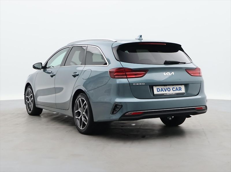 Kia Ceed SW 1,5 T-GDI 117kW GT-Line CZ DPH - fotka 5 z 38