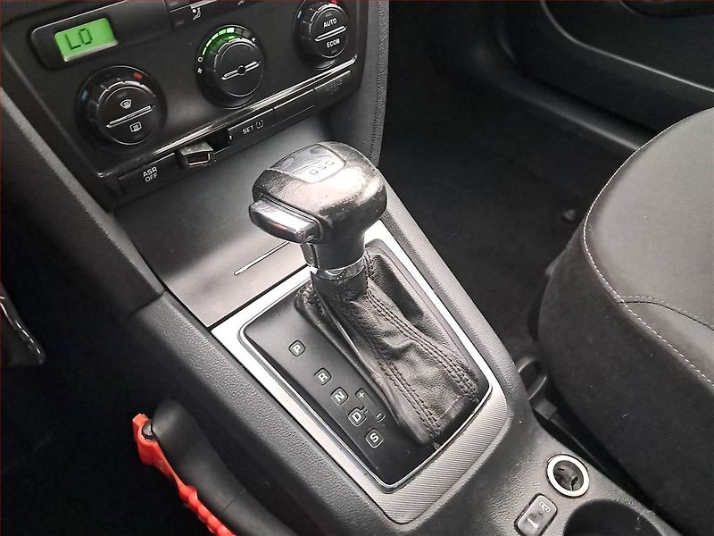 Škoda Octavia (2007) 2.0 TDI, Automat, po STK - fotka 15 z 16
