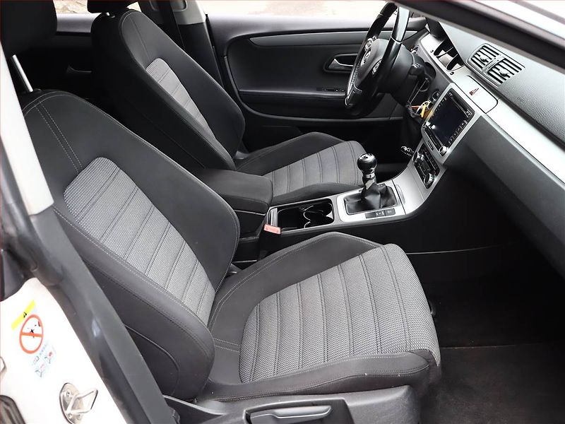 Volkswagen Passat CC (2010) 2.0 TDI, jezdí výborně - fotka 7 z 15