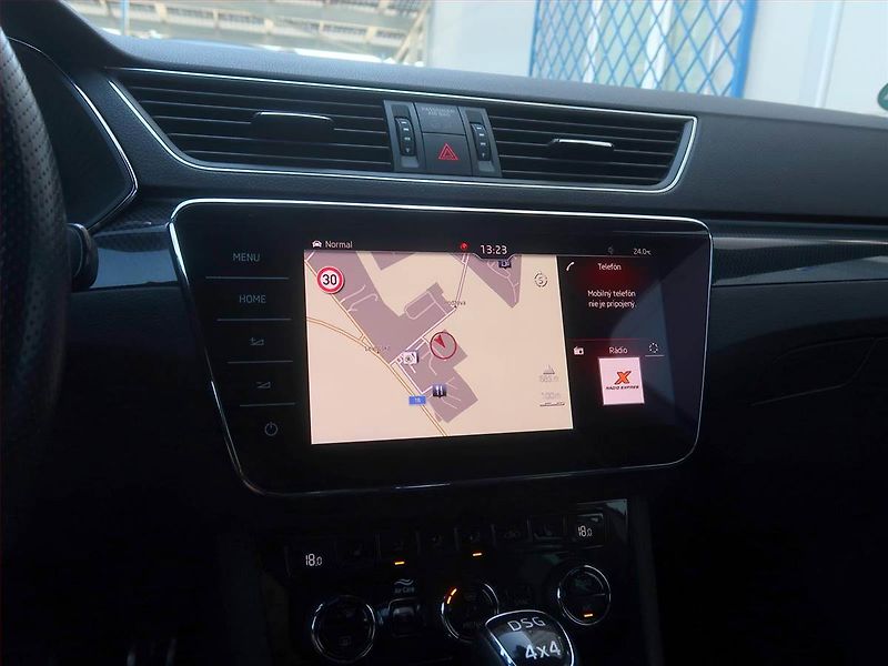 Škoda Superb (2018) Sportline 2.0 TDI - fotka 12 z 16