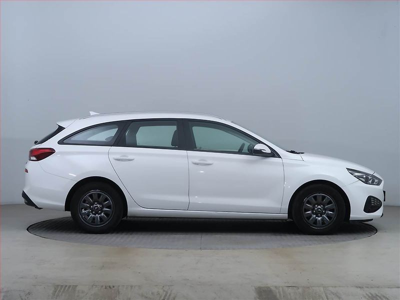 Hyundai i30 (2023) 1.0 T-GDI, ČR,1.maj, Tempomat - fotka 6 z 14