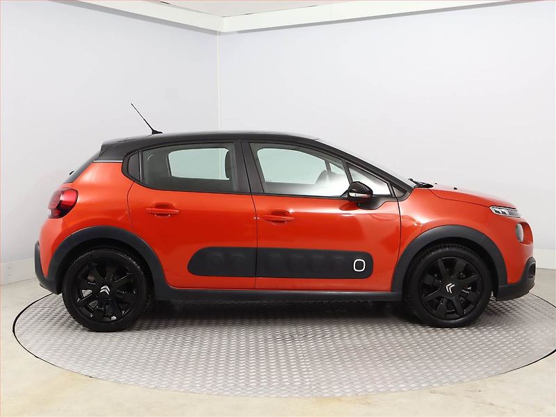 Citroën C3 (2017) 1.2 PureTech, ČR,1.maj - fotka 6 z 13