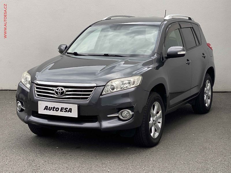 Toyota RAV4 (2010) 2.2D-4D 4x4, AC, výhřev sed. - fotka 3 z 19