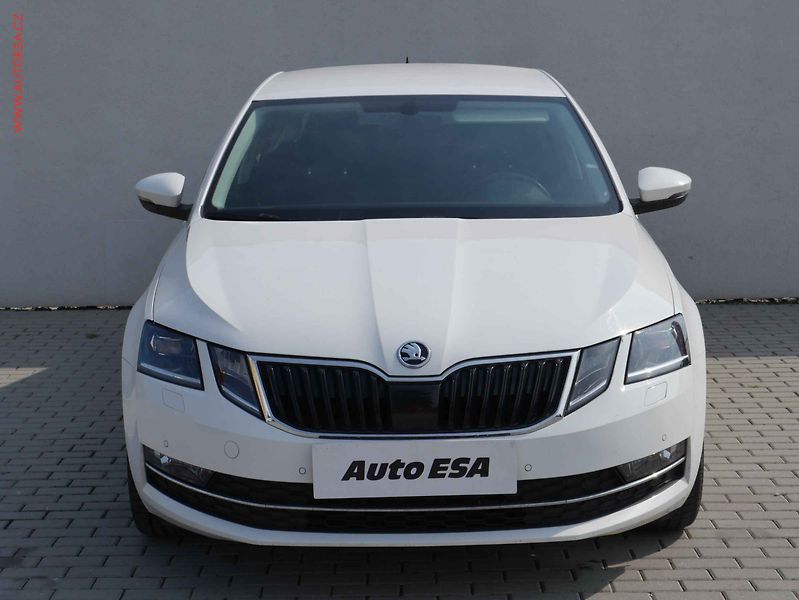 Škoda Octavia (2017) 1.6 TDi, ČR, Style, LED - fotka 2 z 20