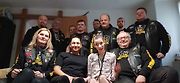 Maminka mentálně postižené Michalky potřebuje pro přepravu dcerky větší vůz. Ve sbírce jí přispěli motorkáři ze Stříbrné míle na Stříbrsku.