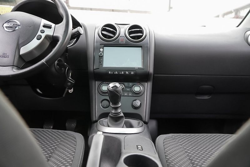 Nissan Qashqai 1.5 dci 7MÍST - fotka 22 z 29