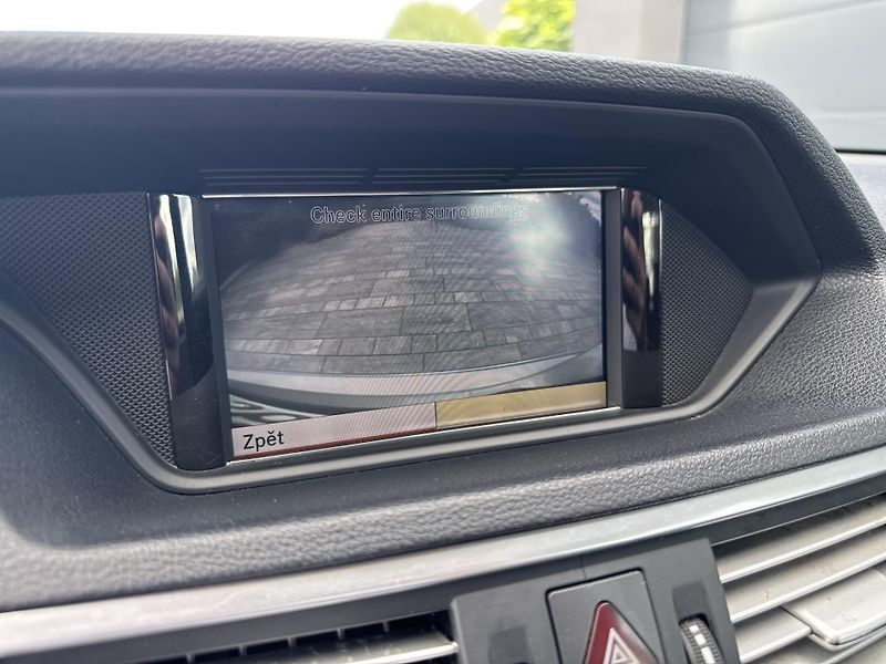 Mercedes-Benz Třídy E (2009) E 250 CDI, Avangarde, Kamera - fotka 21 z 25