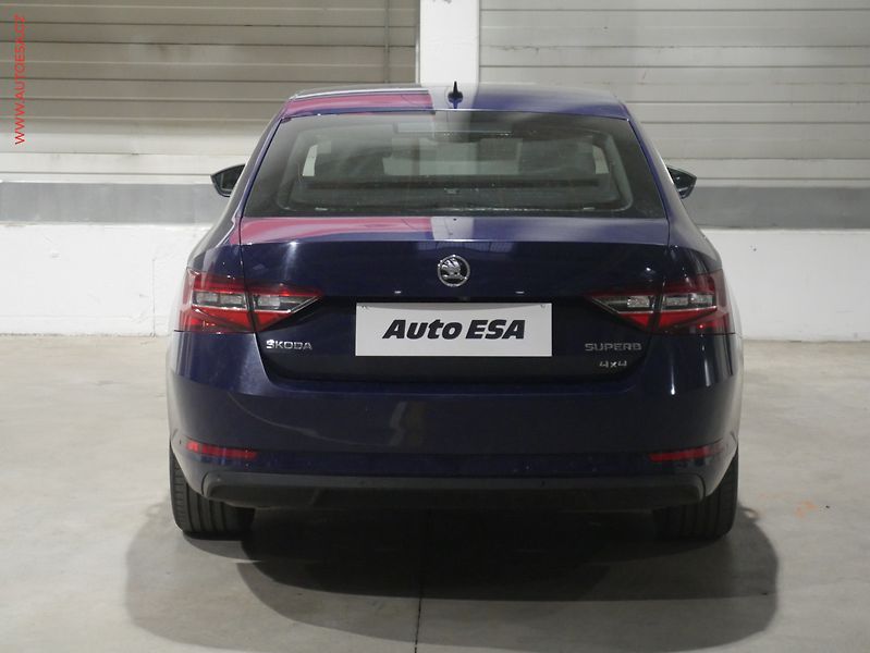 Škoda Superb (2015) 2.0 TDi 4x4, ČR, L&K, DSG - fotka 5 z 23